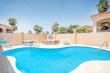 אדינבורג Texas Inn And Suites Citycenter At Utrgv מראה חיצוני תמונה