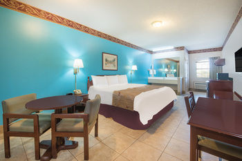 אדינבורג Texas Inn And Suites Citycenter At Utrgv מראה חיצוני תמונה